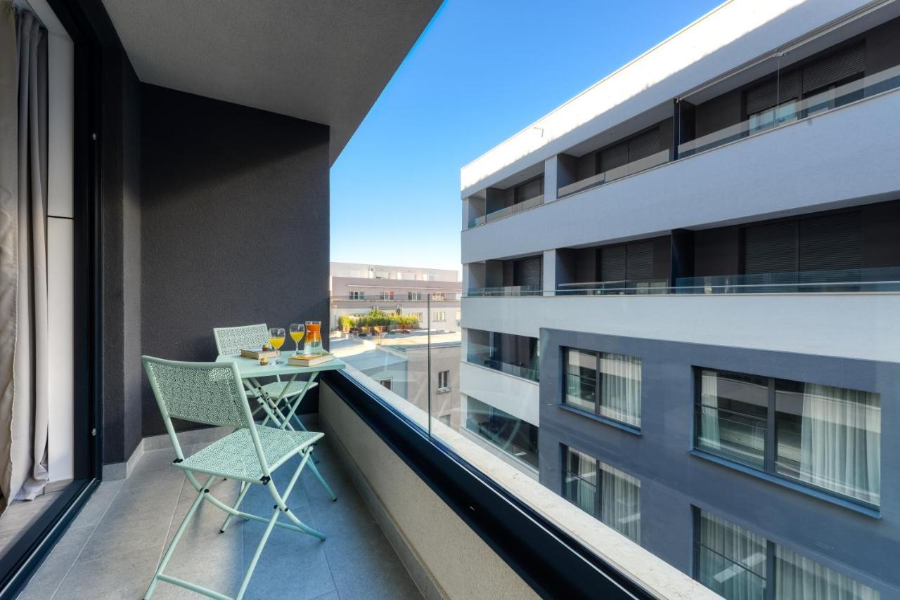 Apartman Hica La Linea With Balcony